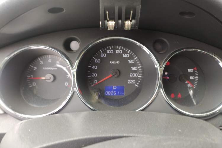 Used Dongfeng Aeolus H30 2012 CROSS 1.6L Automatic Zunyi Model Instrument Cluster