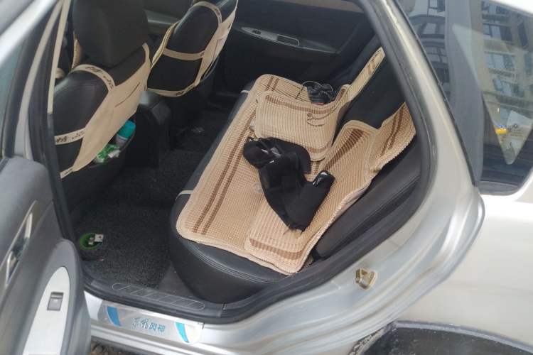 Used Dongfeng Aeolus H30 2012 CROSS 1.6L Manual Zunyi Model Left Rear Seat