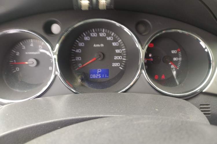 Used Dongfeng Aeolus H30 2012 CROSS 1.6L Automatic Zunyi Model Odometer Close Up
