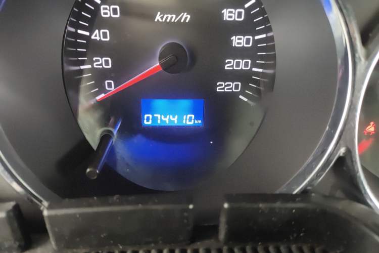 Used Dongfeng Aeolus H30 2012 CROSS 1.6L Manual Zunyi Model Odometer Close Up