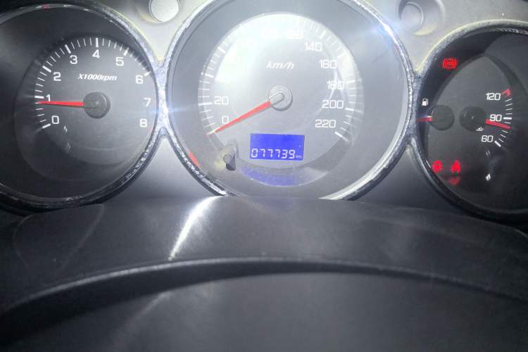 Used Dongfeng Aeolus H30 2012 CROSS 1.6L Manual Luxury Model Odometer Close Up