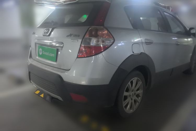 Used Dongfeng Aeolus H30 2012 CROSS 1.6L Manual Luxury Model Rear Right 45 Deg