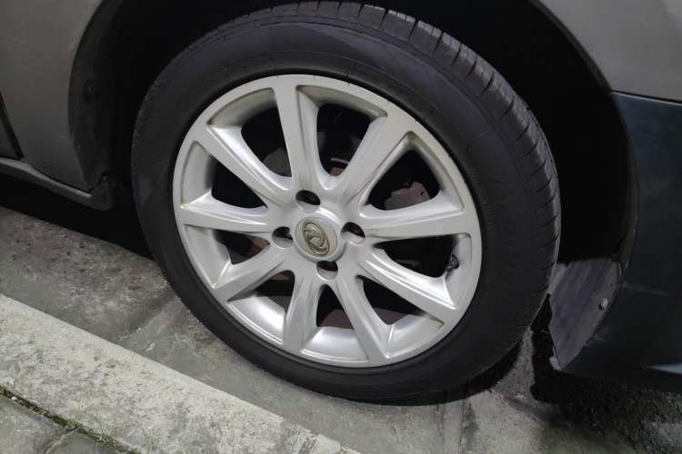 Used Dongfeng Aeolus H30 2012 CROSS 1.6L Manual Luxury Model Right Front Wheel Hub
