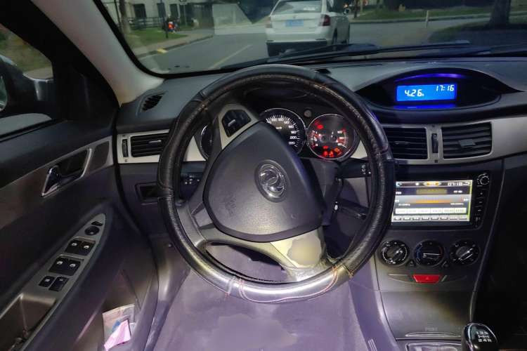 Used Dongfeng Aeolus H30 2012 CROSS 1.6L Manual Luxury Model Steering Wheel