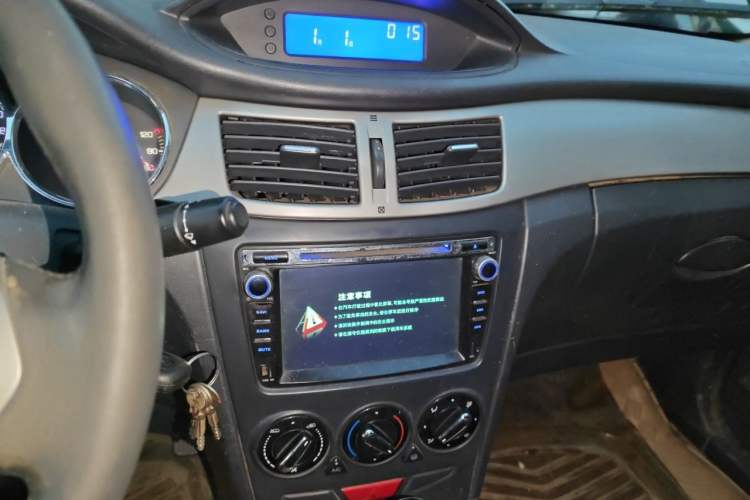 Used Dongfeng Aeolus H30 2012 CROSS 1.6L Automatic Luxury Model Audio And AC Panel