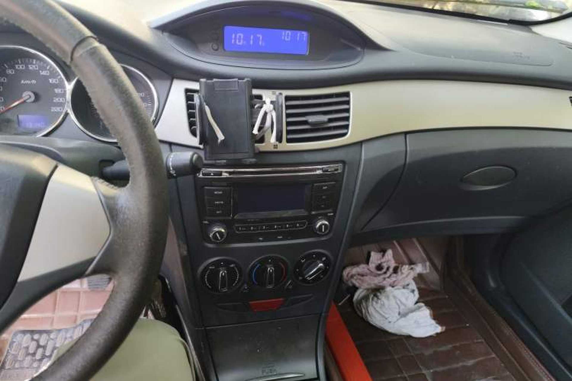 Used Dongfeng Aeolus H30 2012 CROSS 1.6L Manual Luxury Model Audio And AC Panel