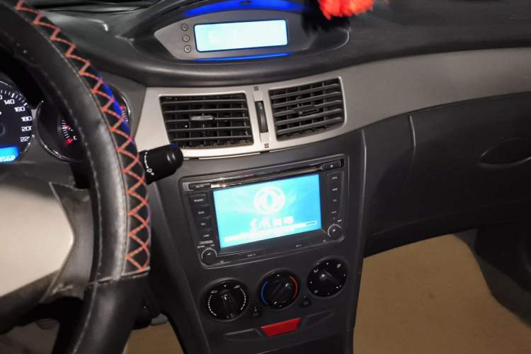 Used Dongfeng Aeolus H30 2012 CROSS 1.6L Manual Luxury Model Audio And AC Panel