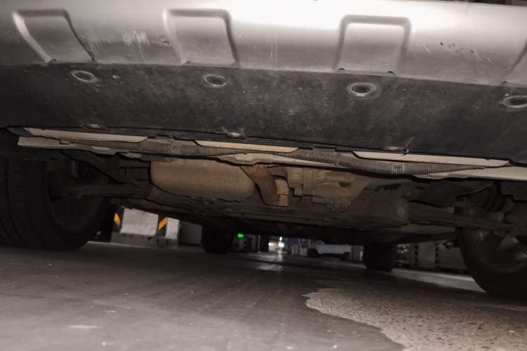 Used Dongfeng Aeolus H30 2012 CROSS 1.6L Manual Luxury Model Chassis Front