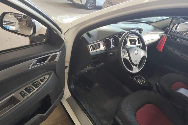 Used Dongfeng Aeolus H30 2012 CROSS 1.6L Automatic Zunyi Model Driver Seat