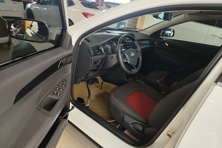 Used Dongfeng Aeolus H30 2012 CROSS 1.6L Automatic Luxury Model Driver Seat