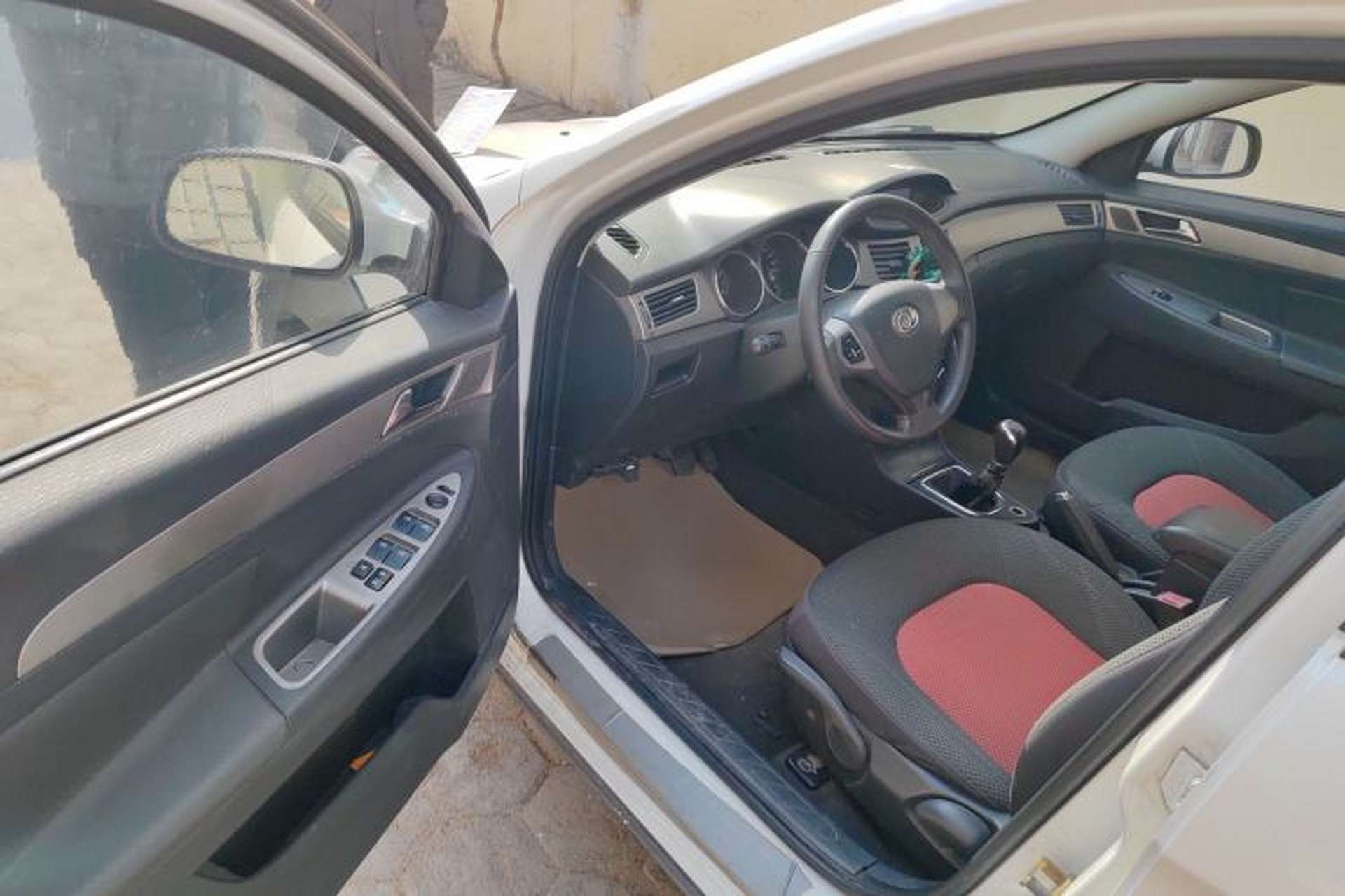 Used Dongfeng Aeolus H30 2012 CROSS 1.6L Manual Luxury Model Driver Seat