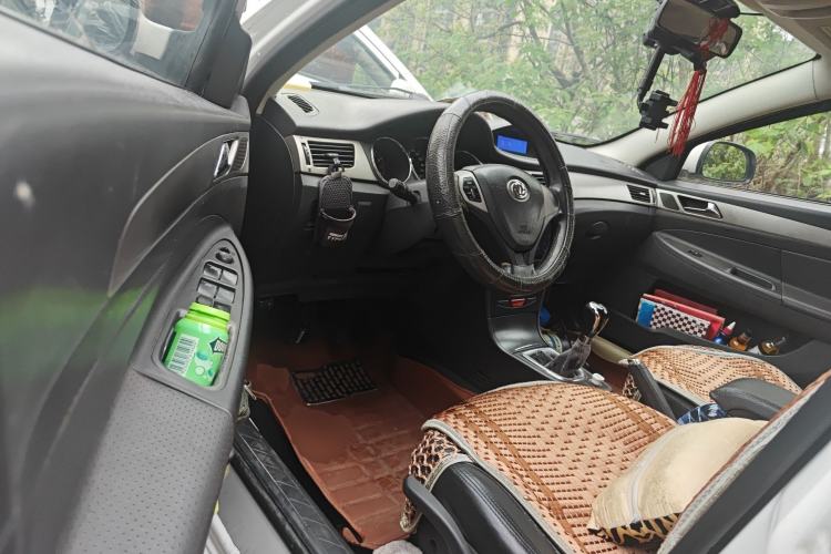 Used Dongfeng Aeolus H30 2012 CROSS 1.6L Manual Luxury Model Driver Seat