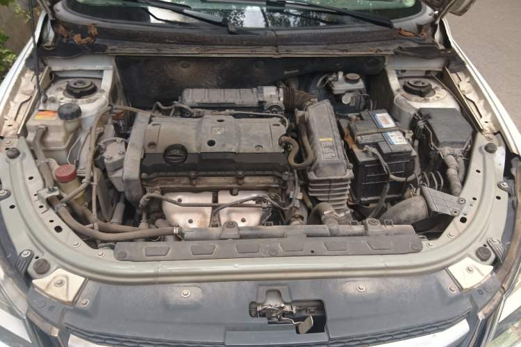 Used Dongfeng Aeolus H30 2012 CROSS 1.6L Automatic Luxury Model Engine Bay