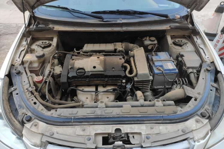 Used Dongfeng Aeolus H30 2012 CROSS 1.6L Automatic Zunyi Model Engine Bay