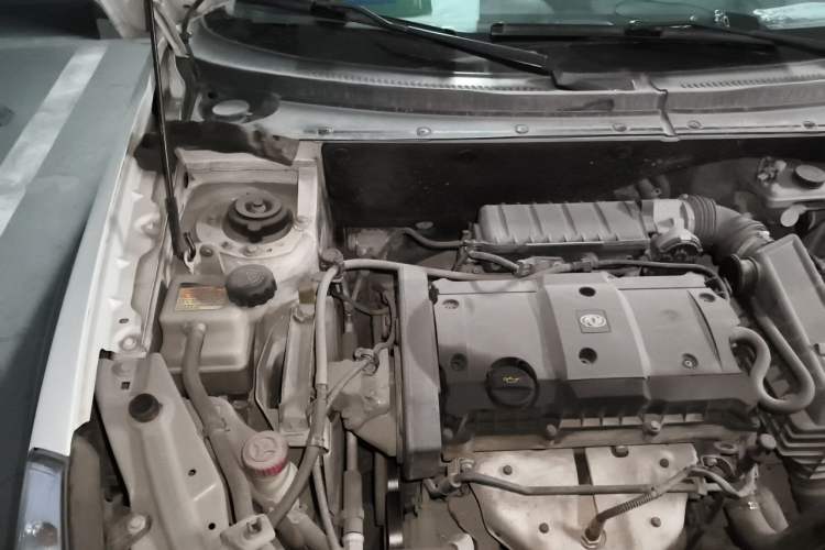 Used Dongfeng Aeolus H30 2012 CROSS 1.6L Manual Luxury Model Engine Bay Right