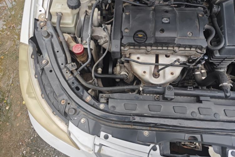 Used Dongfeng Aeolus H30 2012 CROSS 1.6L Manual Luxury Model Engine Bay Right