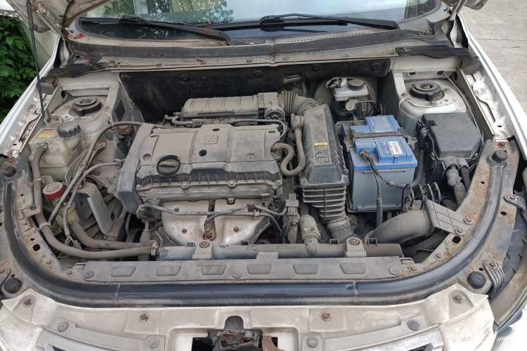 Used Dongfeng Aeolus H30 2012 CROSS 1.6L Manual Zunyi Model Engine Bay