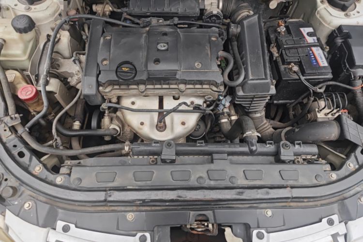 Used Dongfeng Aeolus H30 2012 CROSS 1.6L Manual Luxury Model Engine Bay