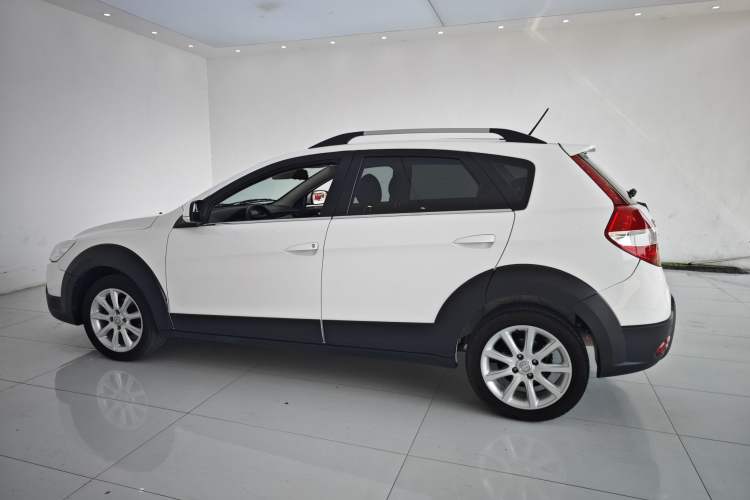 Used Dongfeng Aeolus H30 2012 CROSS 1.6L Automatic Luxury Model Exterior 7