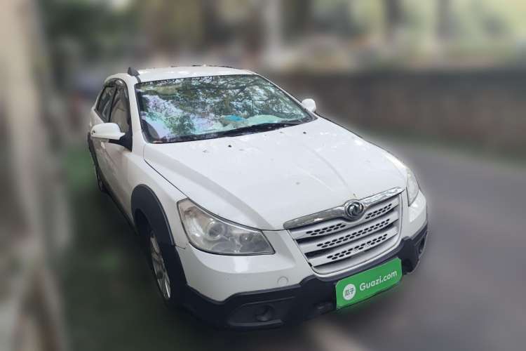 Used Dongfeng Aeolus H30 2012 CROSS 1.6L Manual Luxury Model Front Right 45 Deg