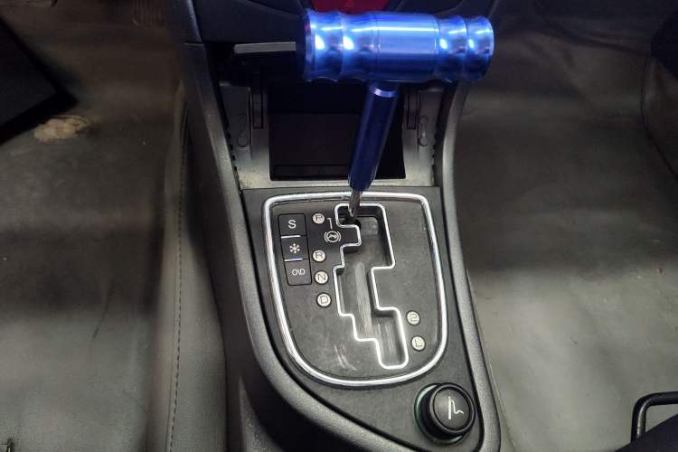 Used Dongfeng Aeolus H30 2012 CROSS 1.6L Automatic Zunyi Model Gear Lever