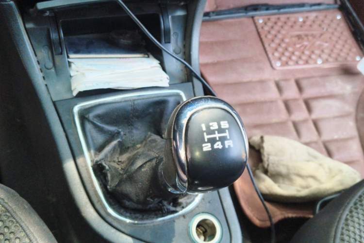 Used Dongfeng Aeolus H30 2012 CROSS 1.6L Manual Luxury Model Gear Lever
