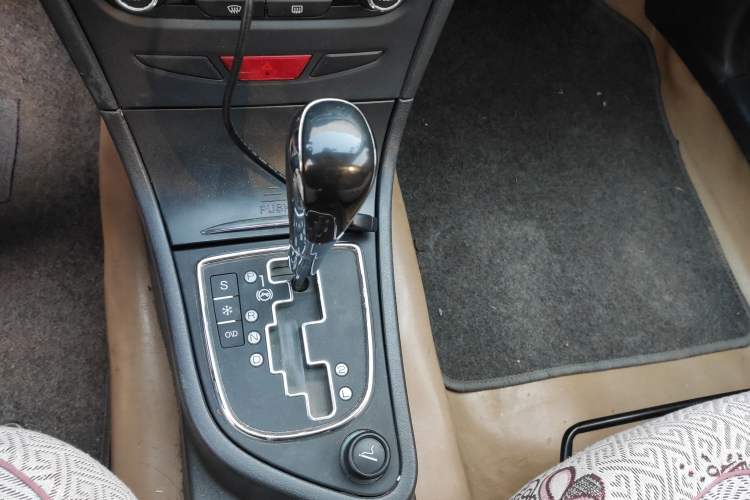 Used Dongfeng Aeolus H30 2012 CROSS 1.6L Automatic Zunyi Model Gear Lever