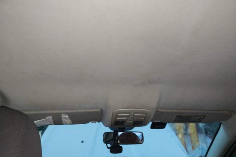 Used Dongfeng Aeolus H30 2012 CROSS 1.6L Automatic Luxury Model Headliner