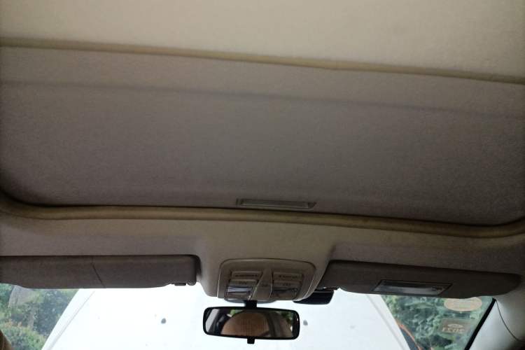 Used Dongfeng Aeolus H30 2012 CROSS 1.6L Manual Zunyi Model Headliner