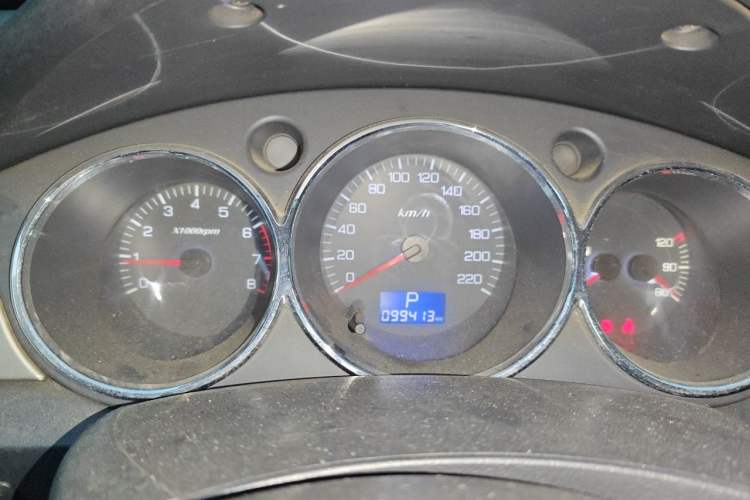 Used Dongfeng Aeolus H30 2012 CROSS 1.6L Automatic Luxury Model Instrument Cluster