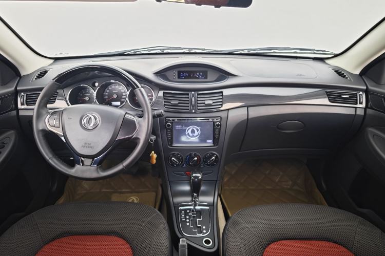 Used Dongfeng Aeolus H30 2012 CROSS 1.6L Automatic Luxury Model Interior 3