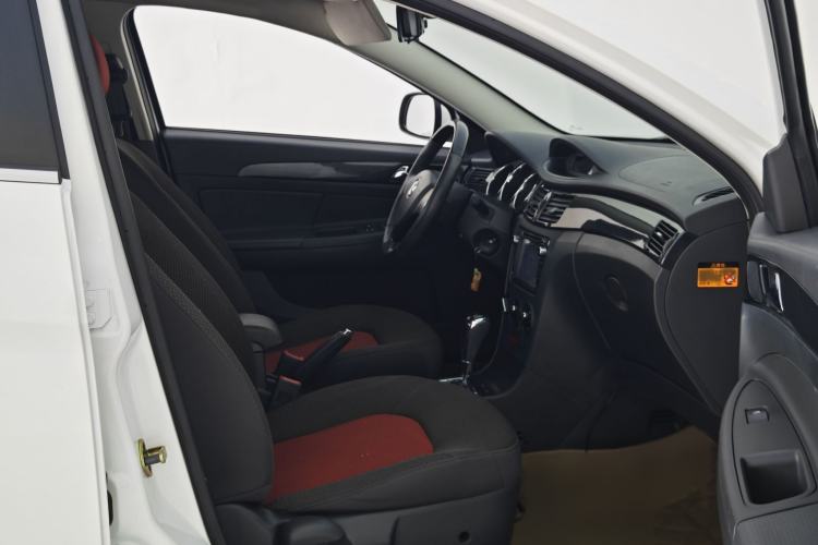 Used Dongfeng Aeolus H30 2012 CROSS 1.6L Automatic Luxury Model Interior 4