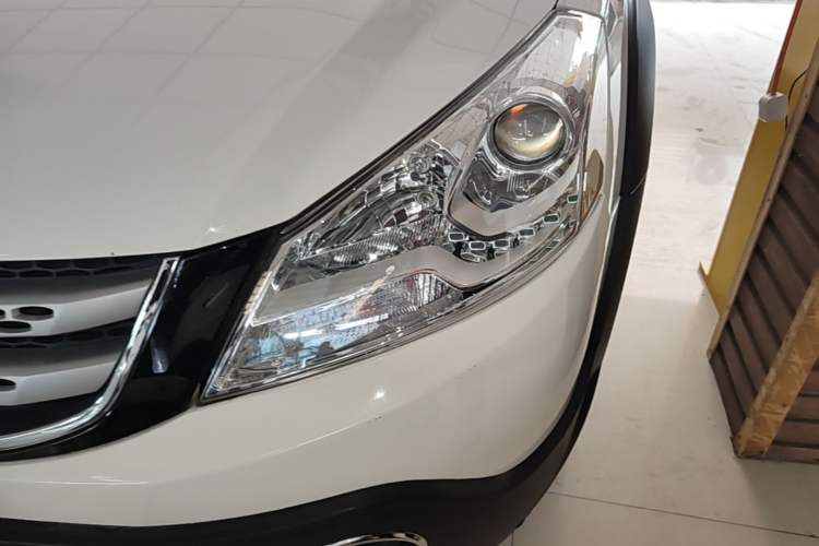 Used Dongfeng Aeolus H30 2012 CROSS 1.6L Automatic Luxury Model Left Front Headlight