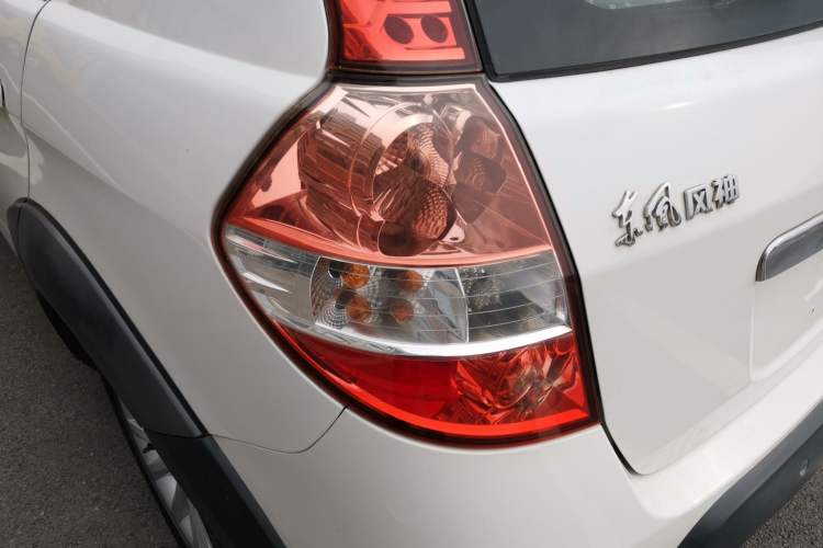 Used Dongfeng Aeolus H30 2012 CROSS 1.6L Manual Luxury Model Left Rear Taillight
