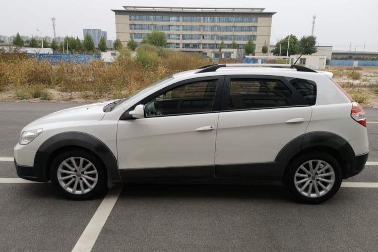 Used Dongfeng Aeolus H30 2012 CROSS 1.6L Manual Luxury Model Left Side