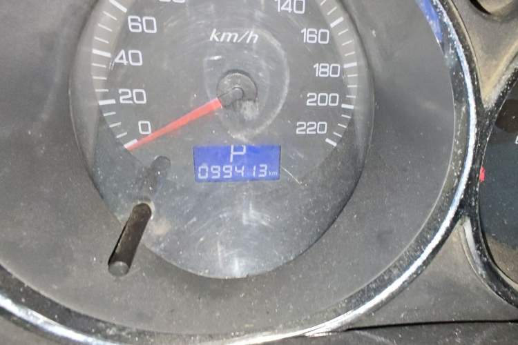 Used Dongfeng Aeolus H30 2012 CROSS 1.6L Automatic Luxury Model Odometer Close Up