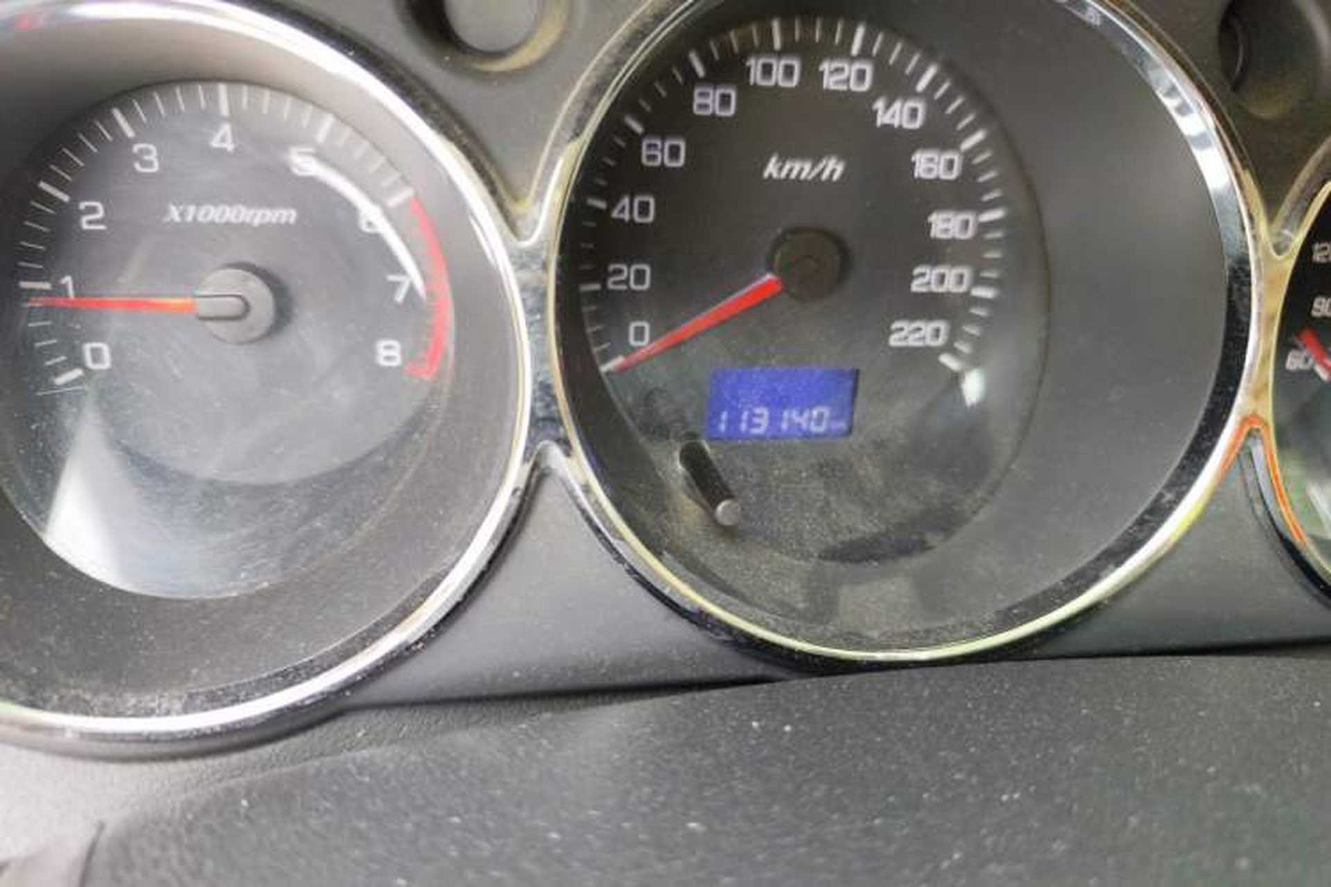 Used Dongfeng Aeolus H30 2012 CROSS 1.6L Manual Luxury Model Odometer Close Up