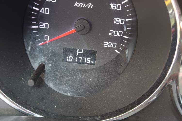 Used Dongfeng Aeolus H30 2012 CROSS 1.6L Automatic Luxury Model Odometer Close Up