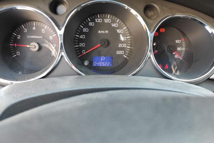 Used Dongfeng Aeolus H30 2012 CROSS 1.6L Automatic Zunyi Model Odometer Close Up