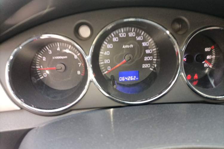 Used Dongfeng Aeolus H30 2012 CROSS 1.6L Manual Zunyi Model Odometer Close Up