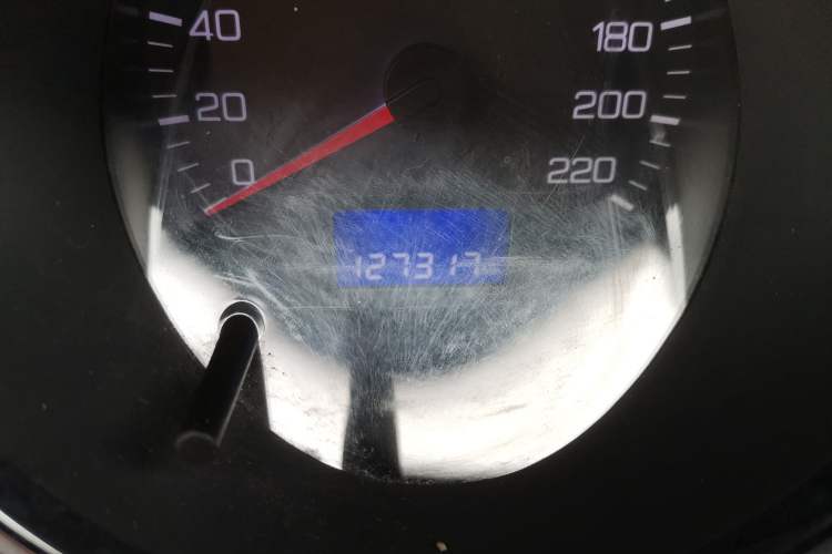 Used Dongfeng Aeolus H30 2012 CROSS 1.6L Manual Luxury Model Odometer Close Up