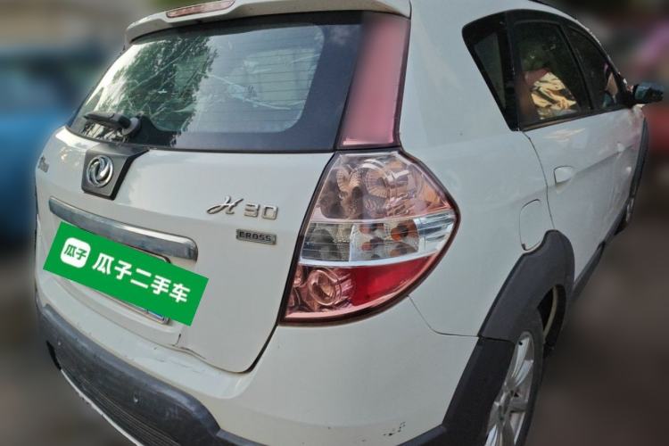 Used Dongfeng Aeolus H30 2012 CROSS 1.6L Automatic Luxury Model Rear Right 45 Deg
