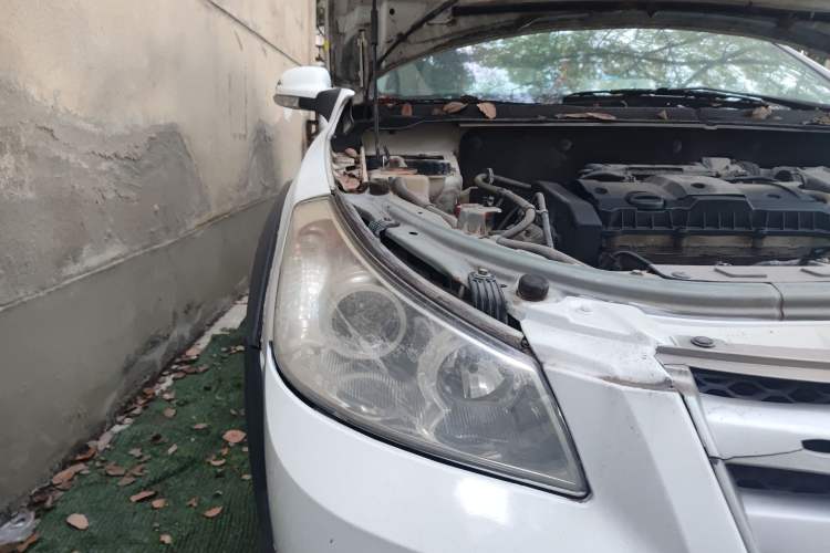 Used Dongfeng Aeolus H30 2012 CROSS 1.6L Manual Luxury Model Right Front Headlight
