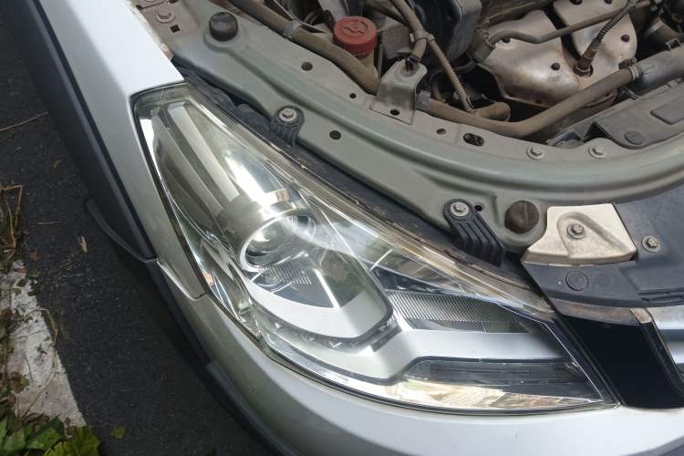 Used Dongfeng Aeolus H30 2012 CROSS 1.6L Automatic Luxury Model Right Front Headlight