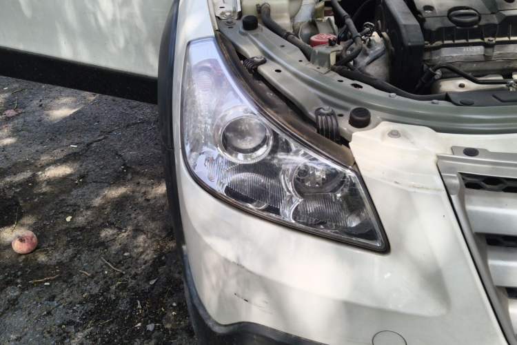 Used Dongfeng Aeolus H30 2012 CROSS 1.6L Manual Luxury Model Right Front Headlight