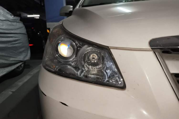 Used Dongfeng Aeolus H30 2012 CROSS 1.6L Manual Luxury Model Right Front Headlight