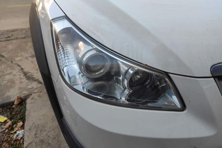 Used Dongfeng Aeolus H30 2012 CROSS 1.6L Automatic Zunyi Model Right Front Headlight