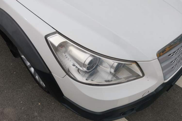 Used Dongfeng Aeolus H30 2012 CROSS 1.6L Manual Luxury Model Right Front Headlight