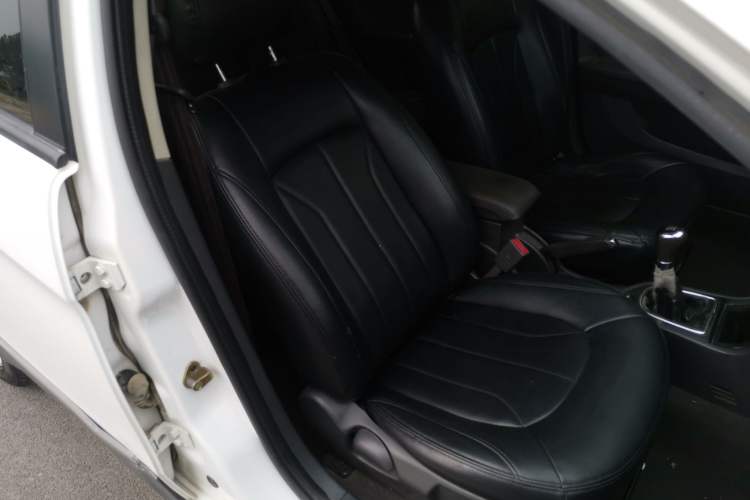 Used Dongfeng Aeolus H30 2012 CROSS 1.6L Manual Luxury Model Right Front Seat
