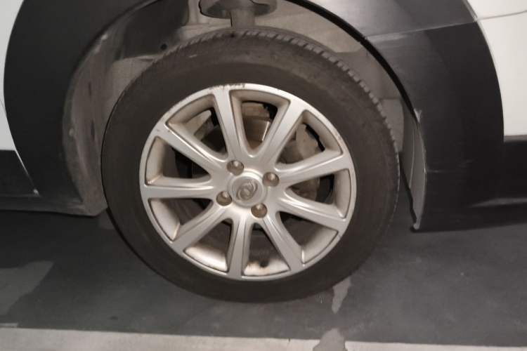 Used Dongfeng Aeolus H30 2012 CROSS 1.6L Manual Luxury Model Right Front Wheel Hub